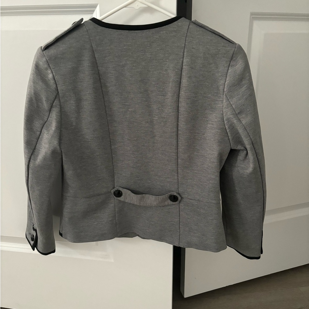 H&M Women's Gray Blazer with Black Trim - Picture 6 of 7